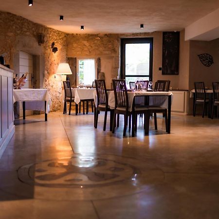 Hotel Le Relais De Pigasse Ouveillan Esterno foto
