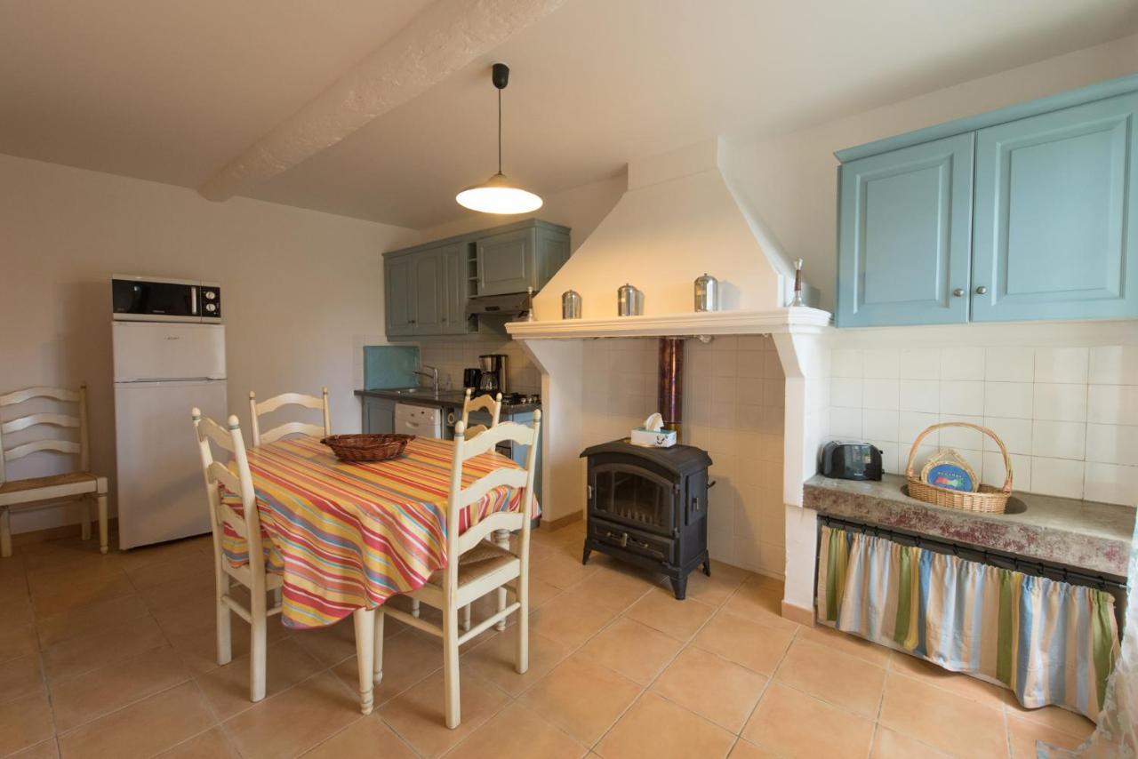 Hotel Le Relais De Pigasse Ouveillan Esterno foto