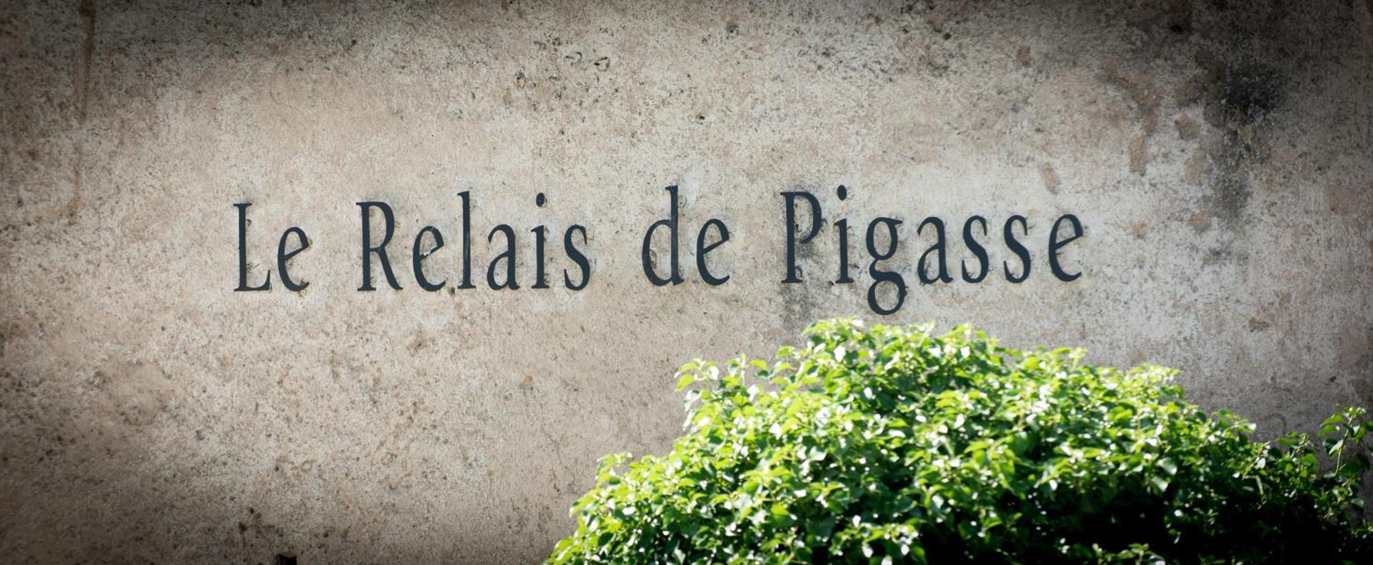 Hotel Le Relais De Pigasse Ouveillan Esterno foto