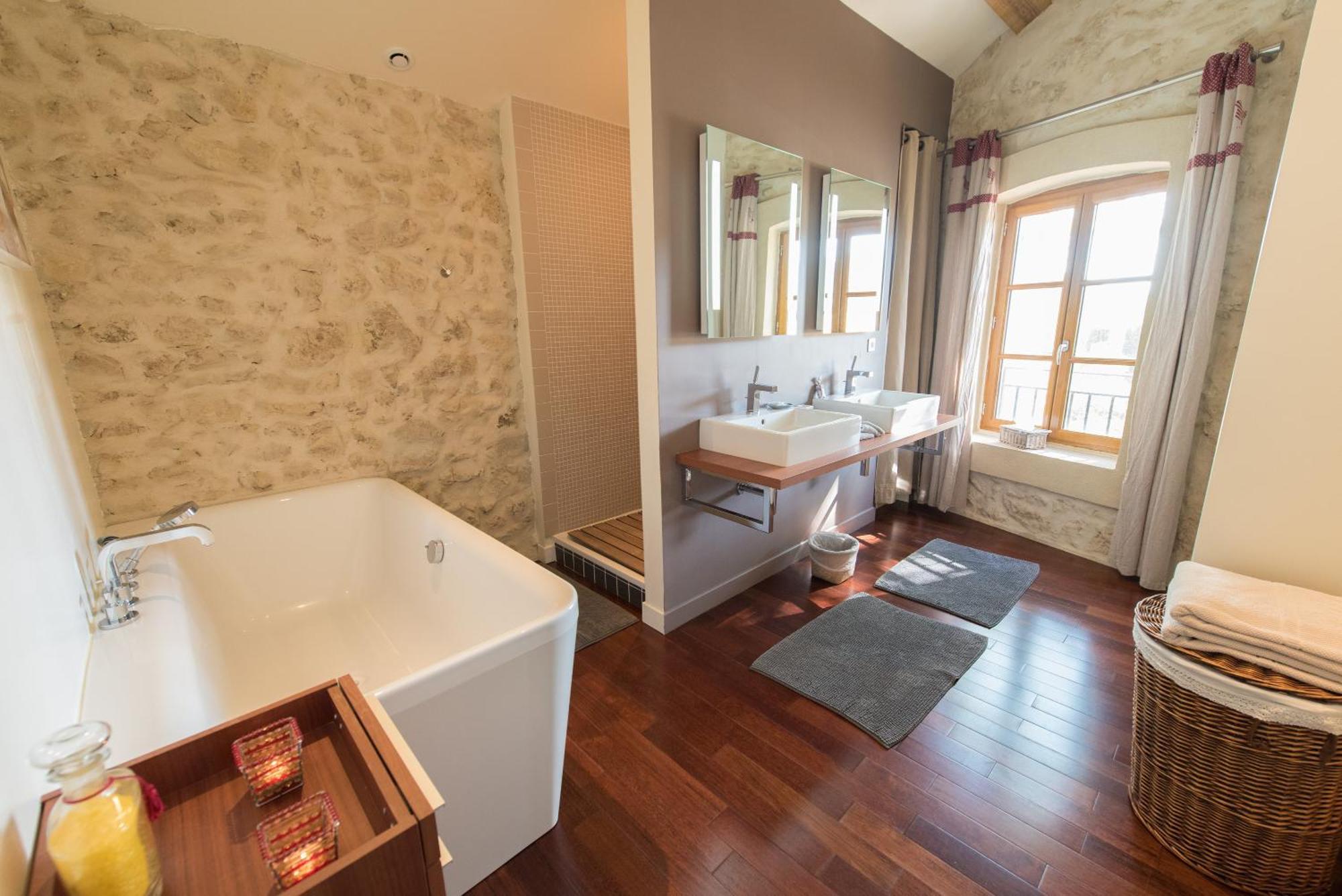 Hotel Le Relais De Pigasse Ouveillan Esterno foto