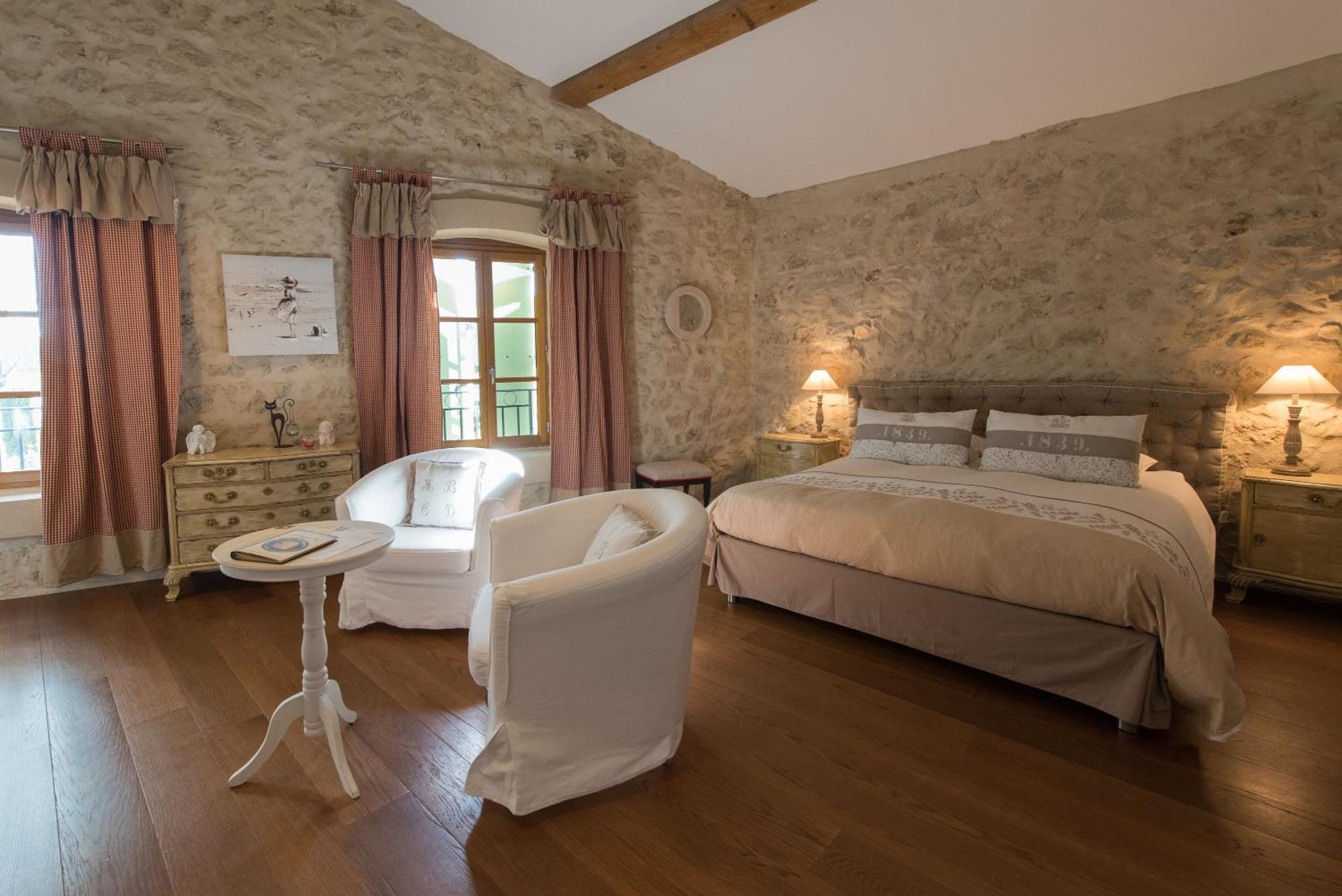 Hotel Le Relais De Pigasse Ouveillan Esterno foto